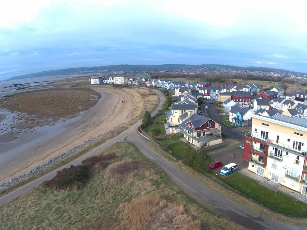 Coastal Apartment With Beach On Your Doorstep! Llanelli Exteriör bild
