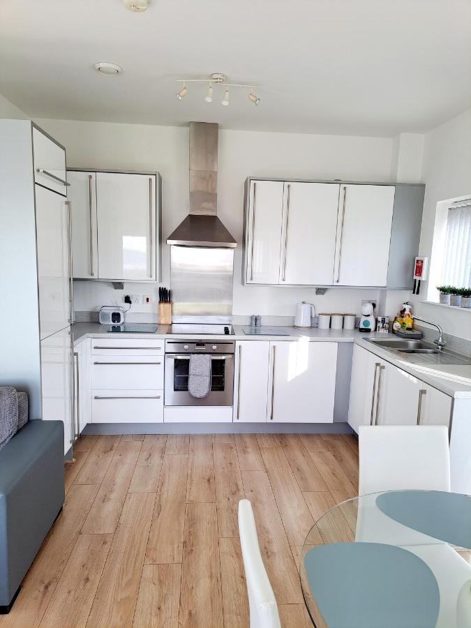 Coastal Apartment With Beach On Your Doorstep! Llanelli Exteriör bild