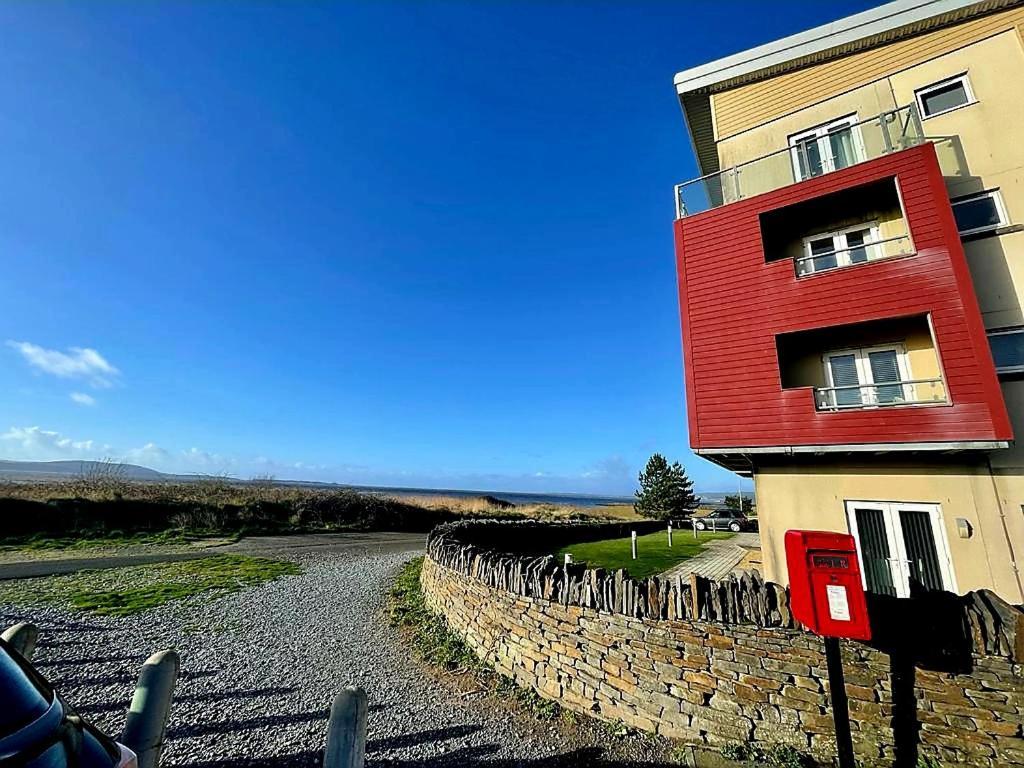 Coastal Apartment With Beach On Your Doorstep! Llanelli Exteriör bild