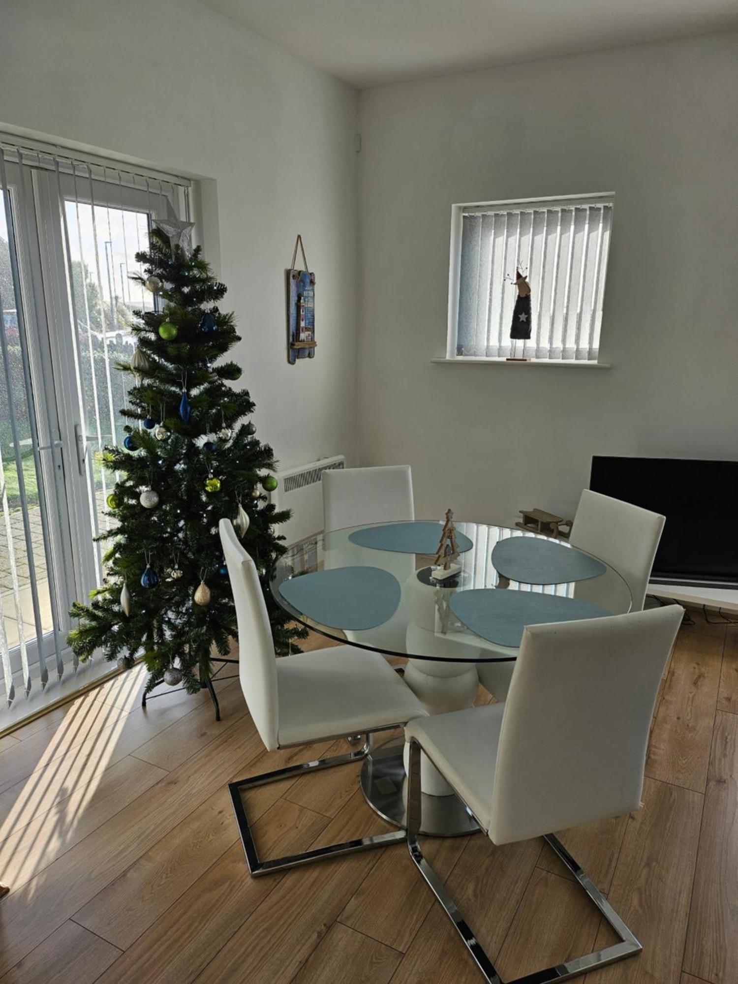 Coastal Apartment With Beach On Your Doorstep! Llanelli Exteriör bild